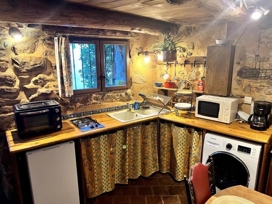La Maison De Blanche Neige Assignan Esterno foto